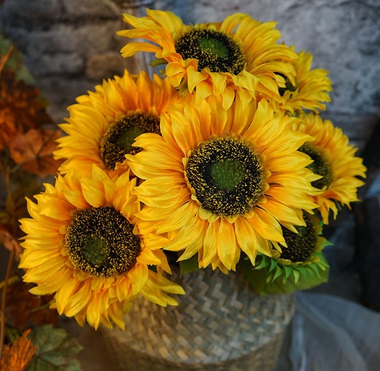 7-Heads Luxury Large Sunflower Bouquet